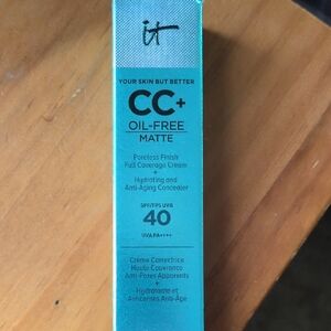 IT Cosmetics CC+ Oil-Free Matte Foundation - Blue Box